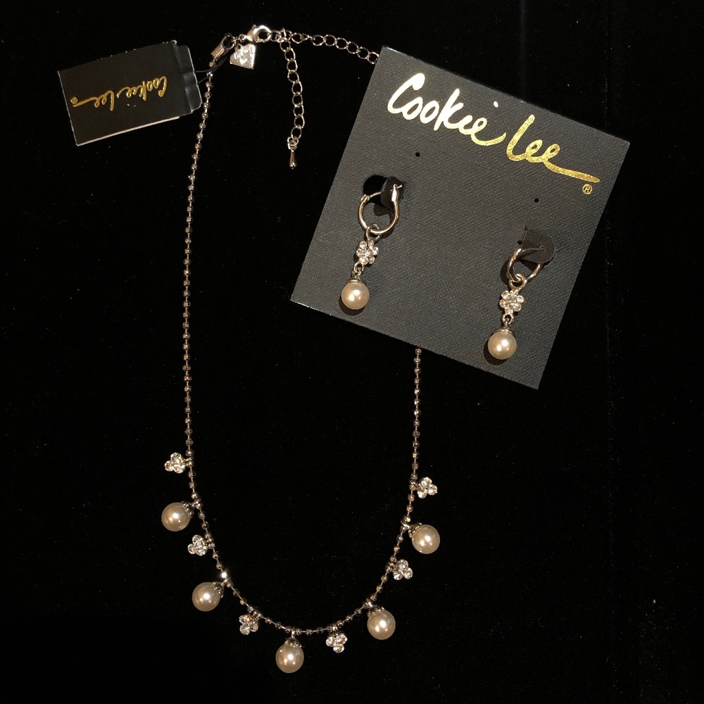 Elegant Pearl Jewelry Set